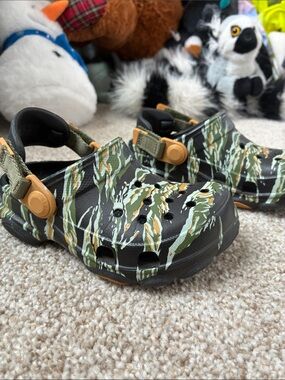 Crocs size 8 toddler